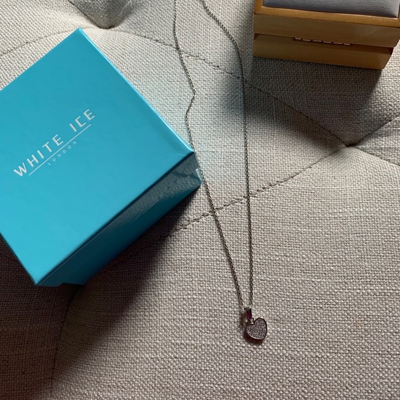 WHITE ICE - Heart Necklace - Picture 2 of 7